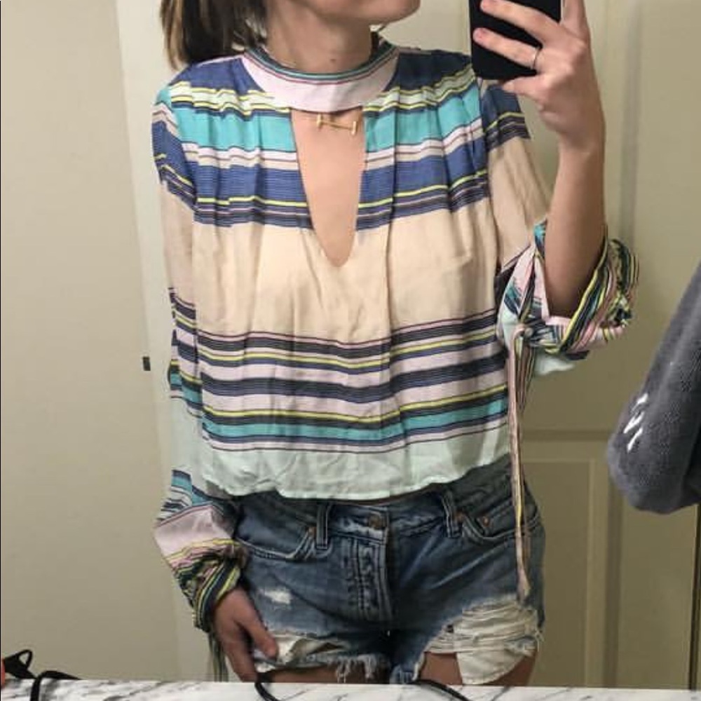 Wild fox long sleeve blouse with open back!!